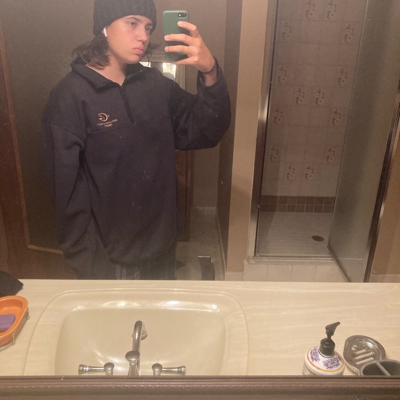 Meet your Posher, Issi - Picture 2 of 5